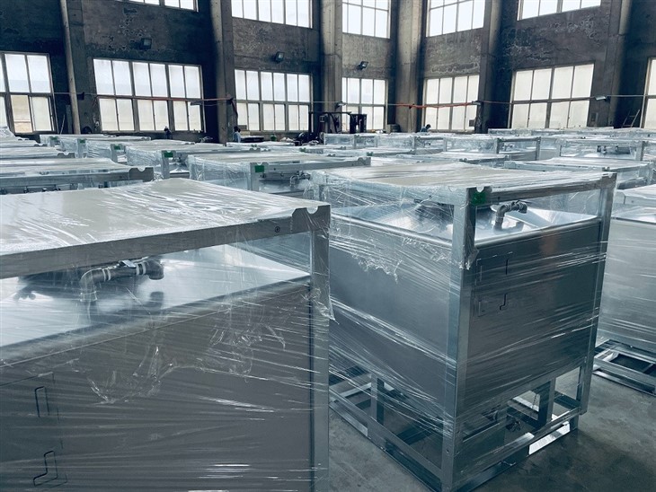 Packaging of the whole container tank